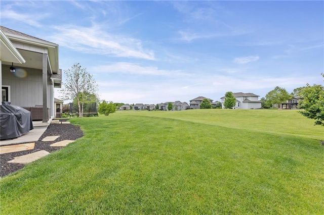 7019 Apache Drive, Shawnee, KS 66226