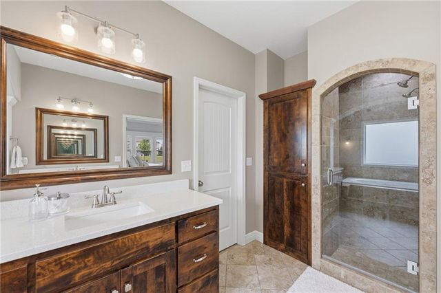 7019 Apache Drive, Shawnee, KS 66226