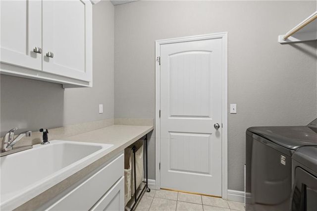 7019 Apache Drive, Shawnee, KS 66226