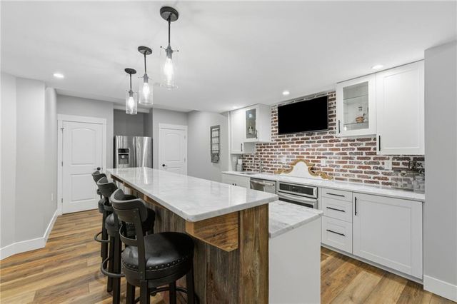 7019 Apache Drive, Shawnee, KS 66226