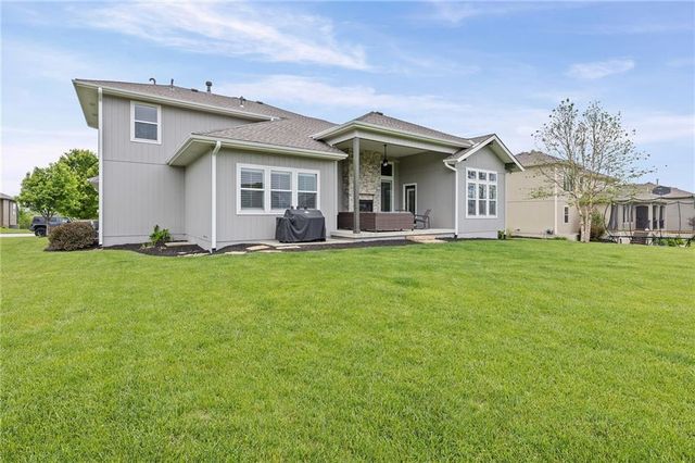 7019 Apache Drive, Shawnee, KS 66226