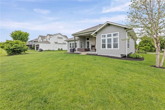 7019 Apache Drive, Shawnee, KS 66226