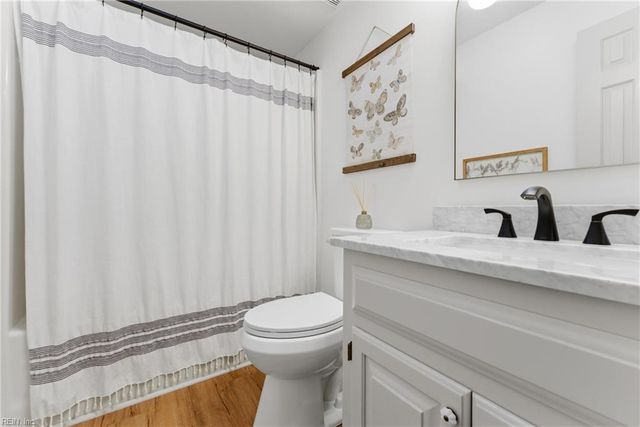 111 Brookdale CT, Moyock, NC 27958