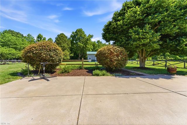111 Brookdale CT, Moyock, NC 27958