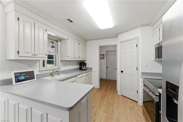 111 Brookdale CT, Moyock, NC 27958