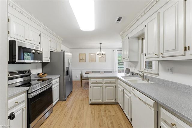111 Brookdale CT, Moyock, NC 27958
