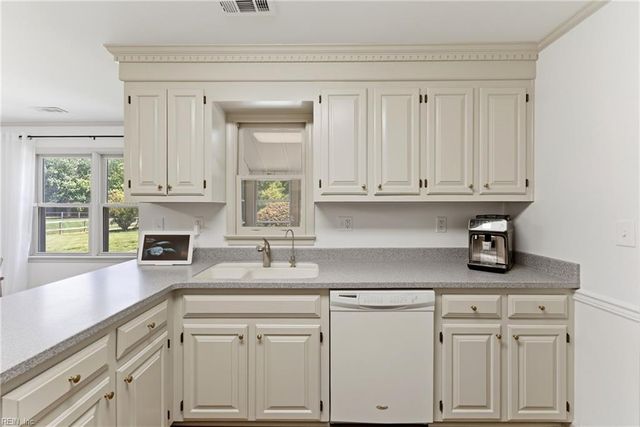 111 Brookdale CT, Moyock, NC 27958