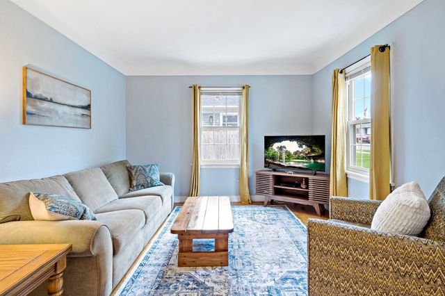 752 Hoyt Avenue W, Saint Paul, MN 55117