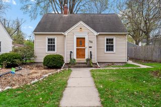 752 Hoyt Avenue W, Saint Paul, MN 55117