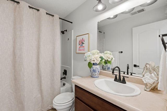 1204 Desert Paintbrush Loop NE, Rio Rancho, NM 87144