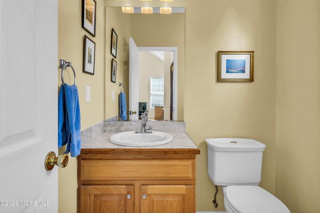 32 Heritage Drive, Shrewsbury Boro, NJ 07702