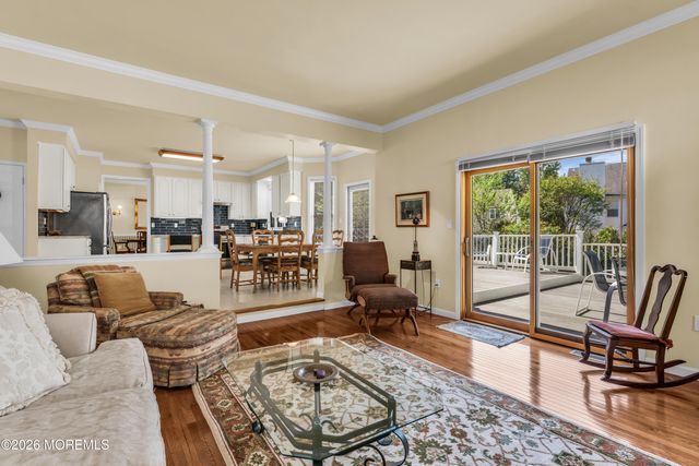 32 Heritage Drive, Shrewsbury Boro, NJ 07702