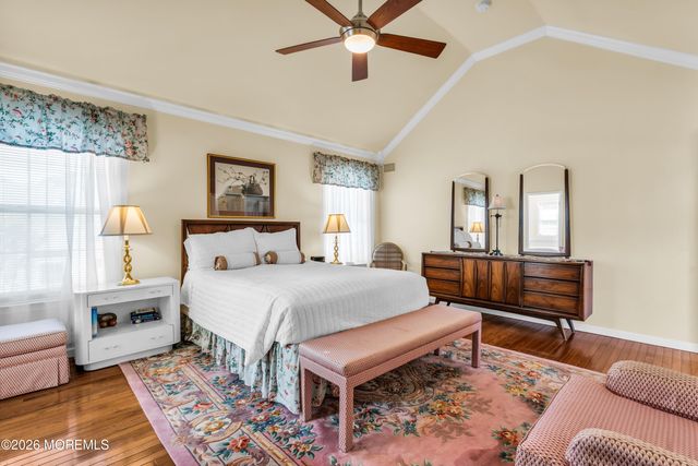 32 Heritage Drive, Shrewsbury Boro, NJ 07702