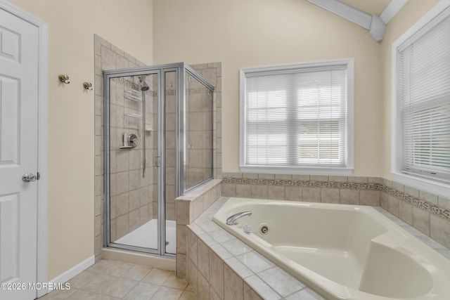 32 Heritage Drive, Shrewsbury Boro, NJ 07702