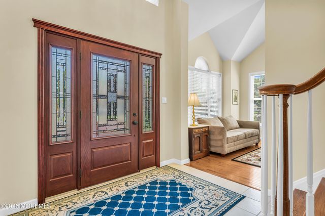 32 Heritage Drive, Shrewsbury Boro, NJ 07702