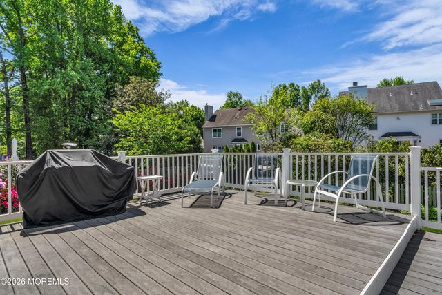 32 Heritage Drive, Shrewsbury Boro, NJ 07702