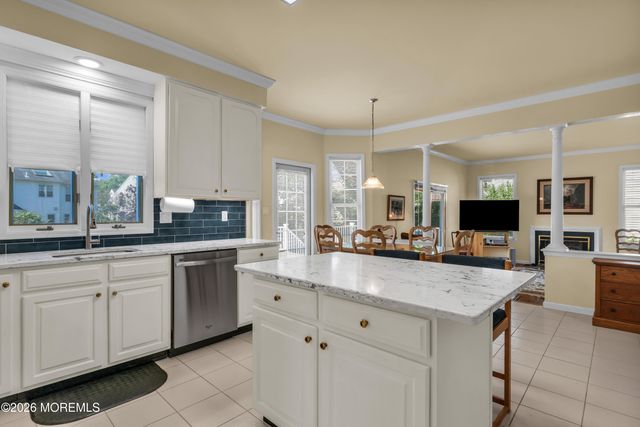 32 Heritage Drive, Shrewsbury Boro, NJ 07702