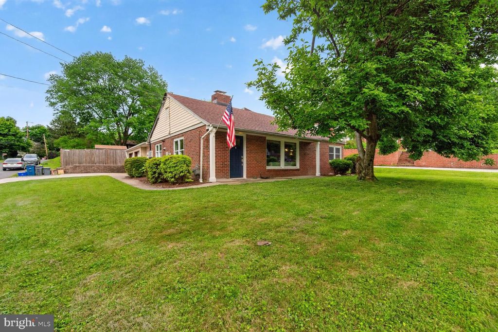 Image 1 of property listing at 10123 CAPITOL VIEW AVE, Silver Spring, MD 20910