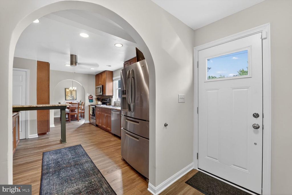 Image 16 of property listing at 10123 CAPITOL VIEW AVE, Silver Spring, MD 20910