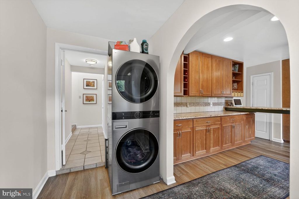 Image 17 of property listing at 10123 CAPITOL VIEW AVE, Silver Spring, MD 20910