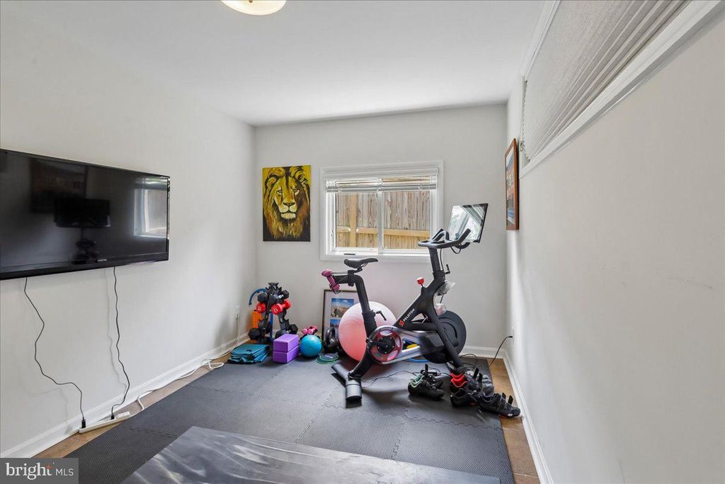 Image 18 of property listing at 10123 CAPITOL VIEW AVE, Silver Spring, MD 20910