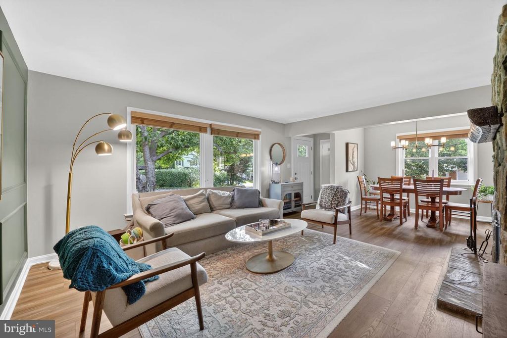 Image 3 of property listing at 10123 CAPITOL VIEW AVE, Silver Spring, MD 20910