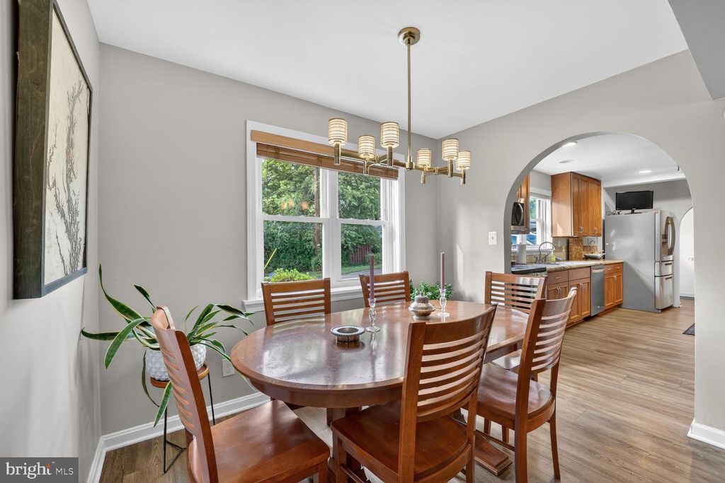 Image 4 of property listing at 10123 CAPITOL VIEW AVE, Silver Spring, MD 20910
