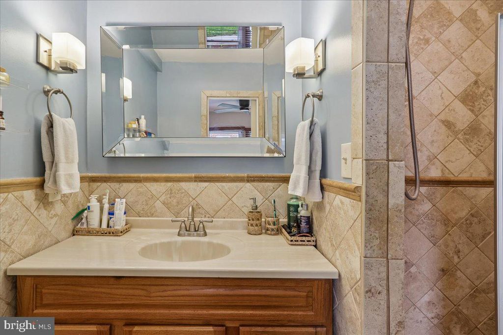 Image 9 of property listing at 10123 CAPITOL VIEW AVE, Silver Spring, MD 20910