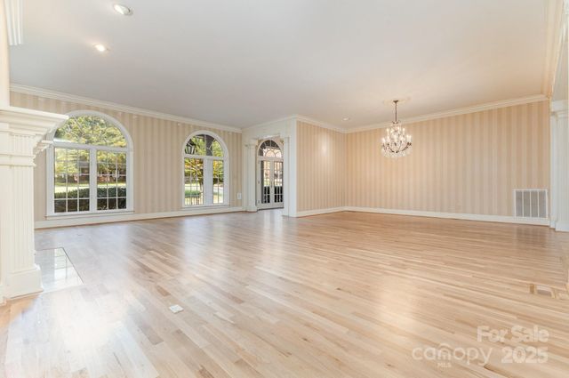 811 14th Avenue NW, Hickory, NC 28601