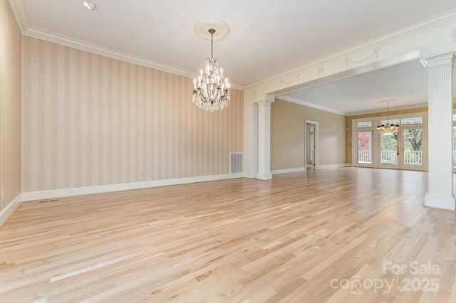 811 14th Avenue NW, Hickory, NC 28601