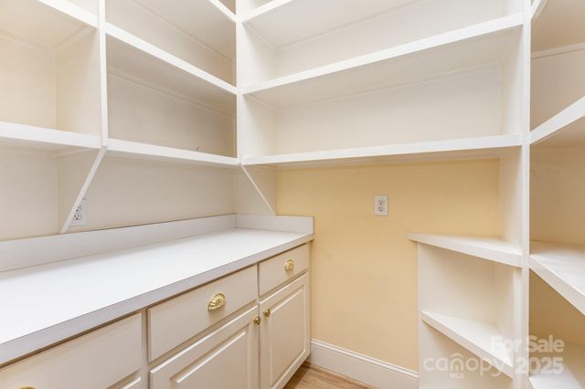 811 14th Avenue NW, Hickory, NC 28601