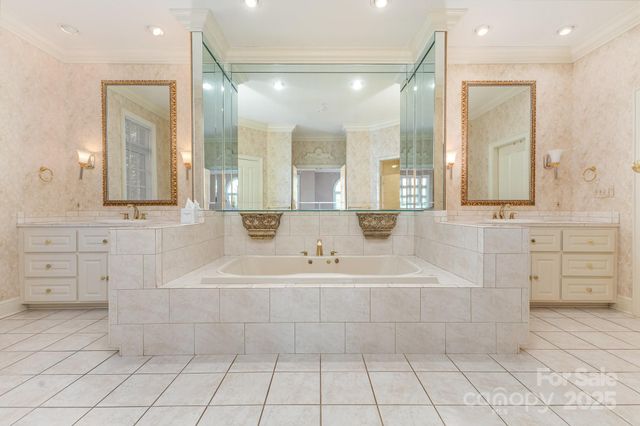 811 14th Avenue NW, Hickory, NC 28601