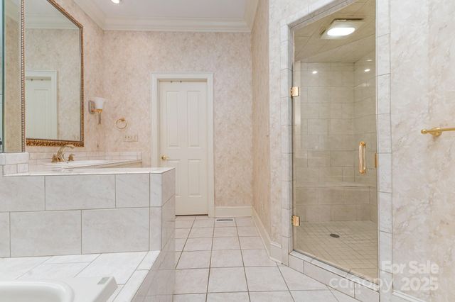 811 14th Avenue NW, Hickory, NC 28601