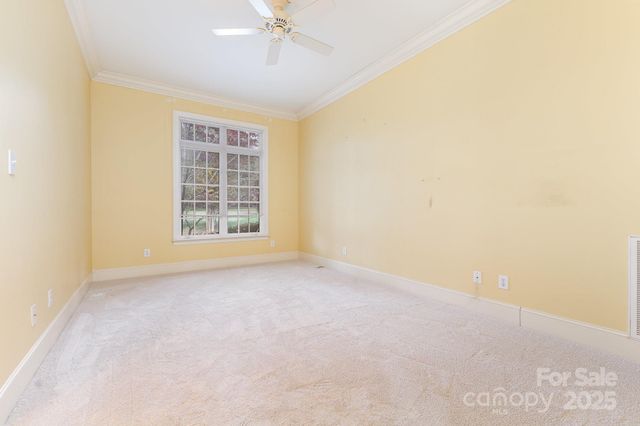 811 14th Avenue NW, Hickory, NC 28601