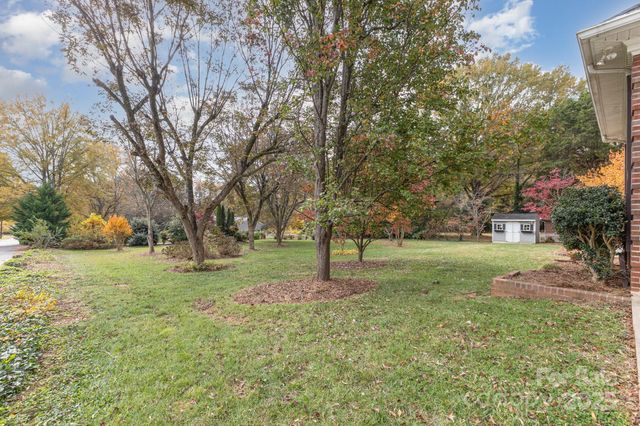 811 14th Avenue NW, Hickory, NC 28601