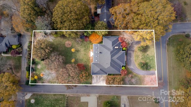 811 14th Avenue NW, Hickory, NC 28601