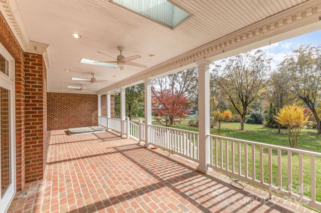 811 14th Avenue NW, Hickory, NC 28601