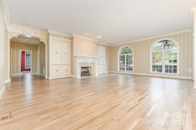 811 14th Avenue NW, Hickory, NC 28601