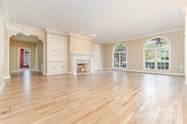 811 14th Avenue NW, Hickory, NC 28601