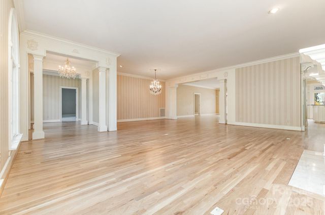 811 14th Avenue NW, Hickory, NC 28601