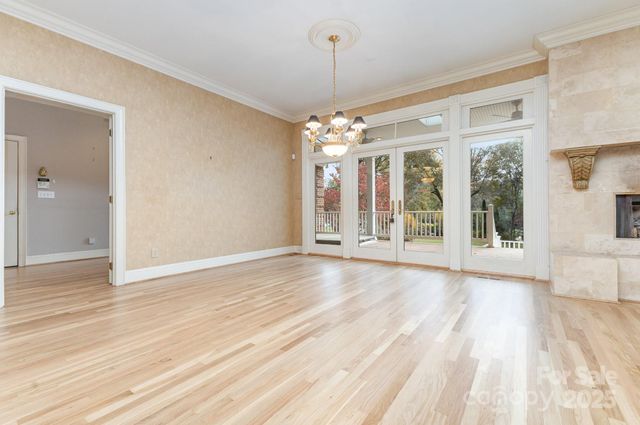 811 14th Avenue NW, Hickory, NC 28601