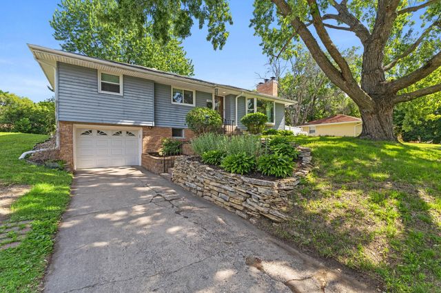 7918 59th Avenue N, New Hope, MN 55428