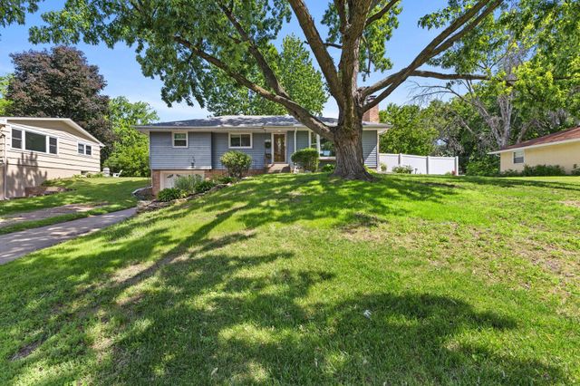 7918 59th Avenue N, New Hope, MN 55428