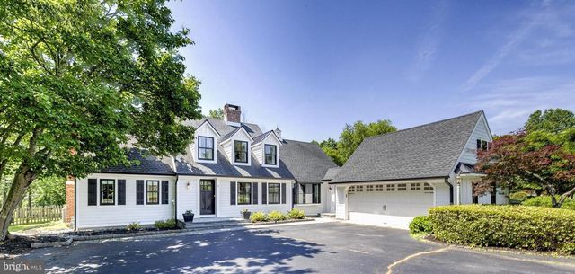 6 KINGS CT, Pennington, NJ 08534