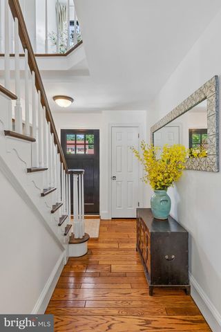 6 KINGS CT, Pennington, NJ 08534