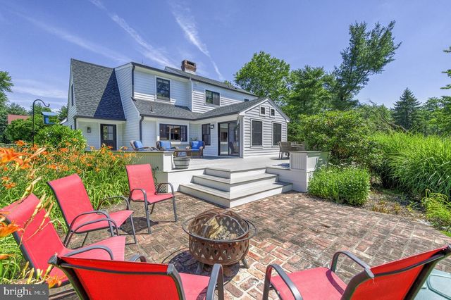 6 KINGS CT, Pennington, NJ 08534