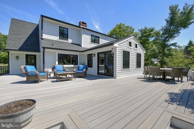 6 KINGS CT, Pennington, NJ 08534