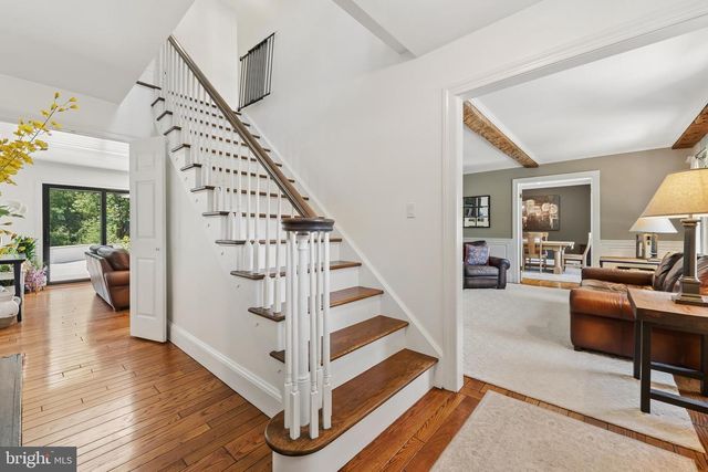6 KINGS CT, Pennington, NJ 08534