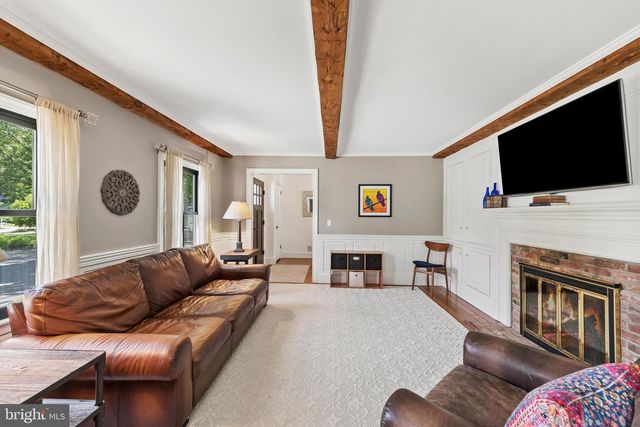 6 KINGS CT, Pennington, NJ 08534