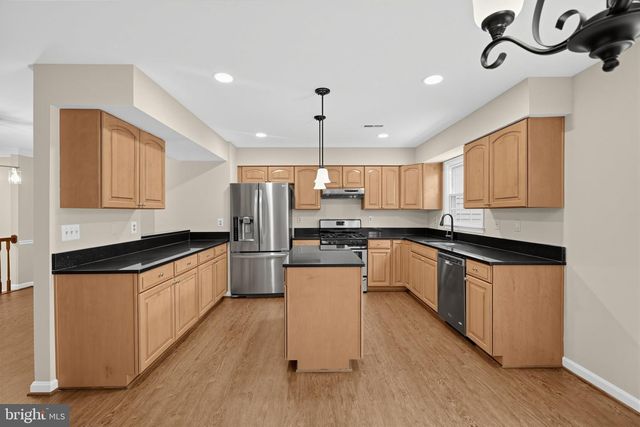 8893 EAGLE ROCK LN, Springfield, VA 22153